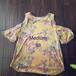 Boutique shirt. With shoulder cut outs